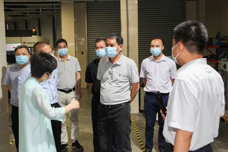 广东9001cc金沙以诚为本高快数控雕铣机